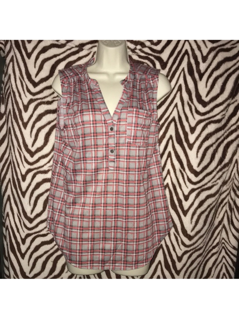 G collection medium Sleeveless Red grey Plaid Button-Front Women's Top